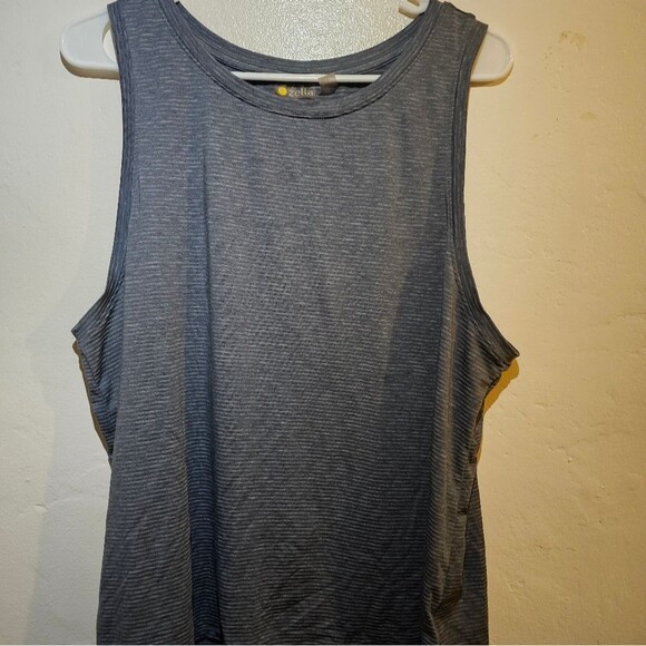 Zella Tank Top with Back Open S Large - Picture 8 of 8